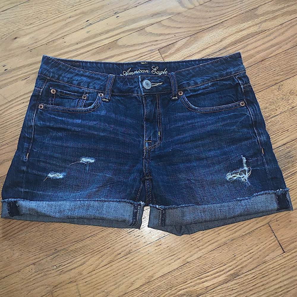 American Eagle Woman’s Distressed Denim Shorts Size 2 EUC